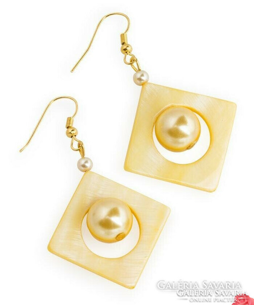 Yellow, rectangular mother-of-pearl and glass pearl earrings, very beautiful.