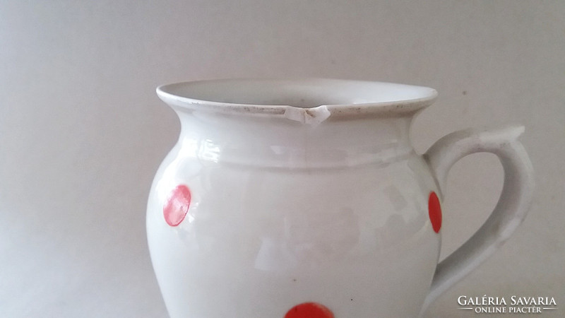 Régi piros pöttyös porcelán csupor vintage csésze