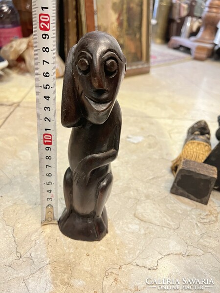 Fa szobor, 20 cm-es nagyságú, lakberendezéshez kiváló.