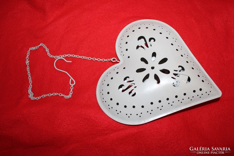 Vintage fém akasztható szív alakú mécsestartó