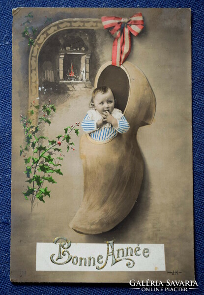 Antik Újévi üdvözlő fotó képeslap  baba fa klumpában