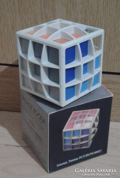 Hunter cube Hungarian product grand prize-winning logic game from 1996 with unopened packaging!