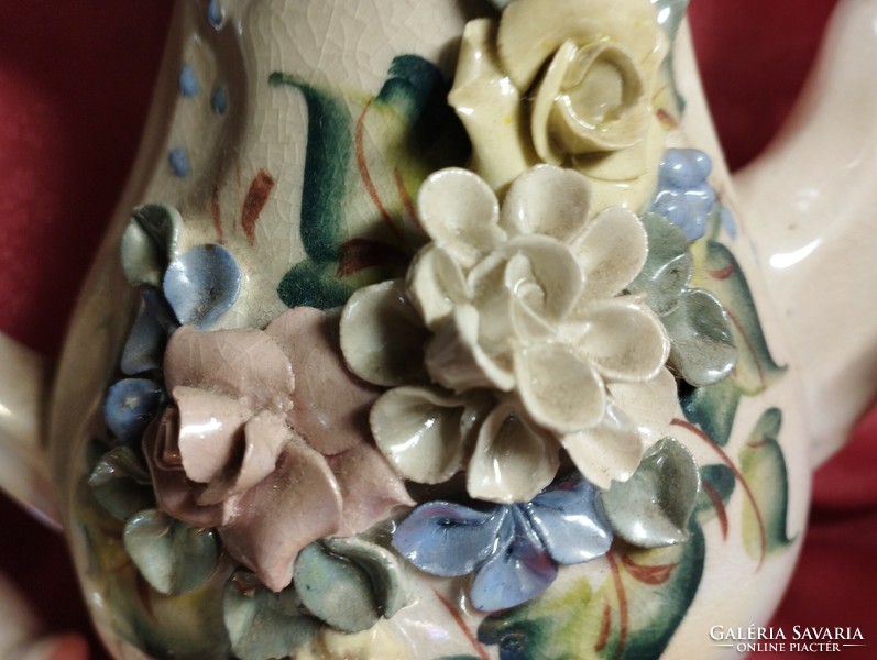 Gyönyörű, antik 4 személyesen kávés- teás készlet kézzel formázott virágokkal díszített