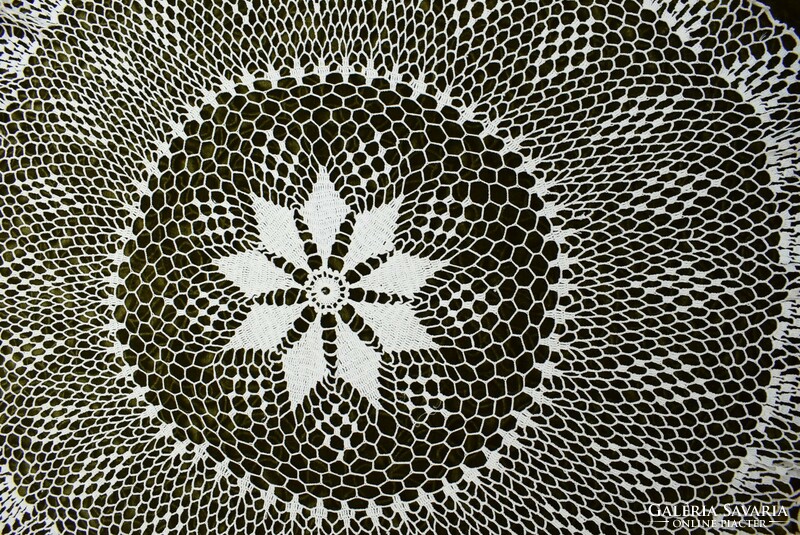Horgolt csipke terítő kézimunka lakástextil dekoráció kör terítő asztal közép 100 cm