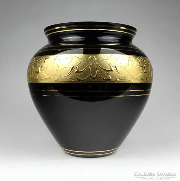 1J930 Régi aranyozott fekete üveg váza 13.5 cm