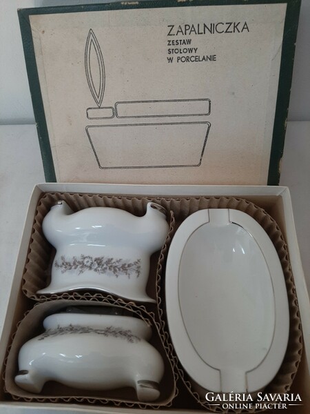 Porcelain smoking set