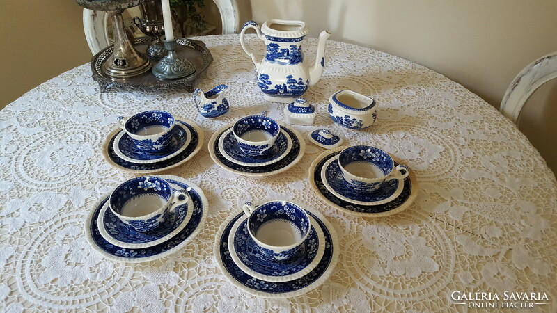 Beautiful copeland spode's tower tea and coffee set for 5 people