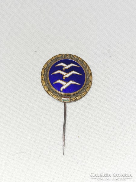 Old aviator enamel pin