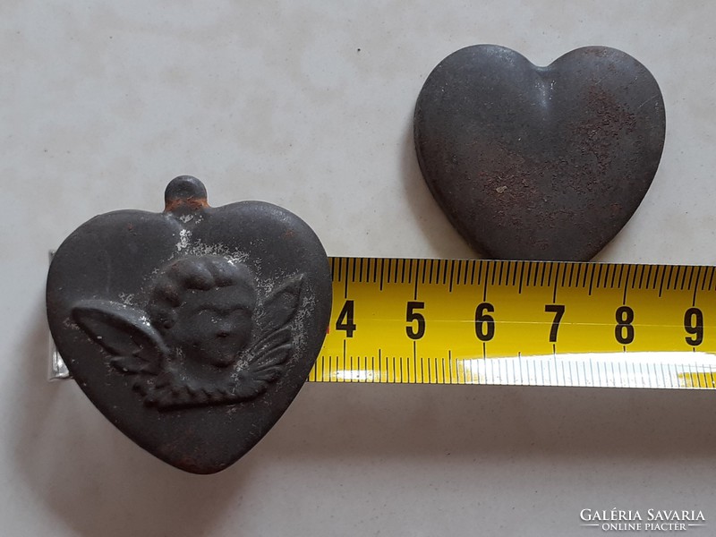 Régi mini fém szív alakú angyalos vintage szelence 4 cm