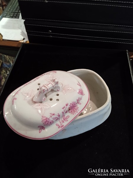 XIX. Porcelain butter dish from the end of the century, size 15 x 8 cm,