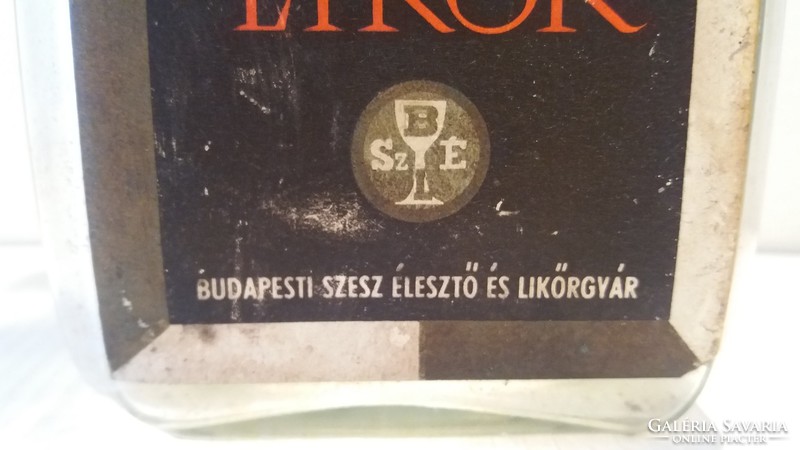 Régi likőrös címkés 1964 palack Meggy Likőr Budapesti Szesz Élesztő és Likőrgyár üveg
