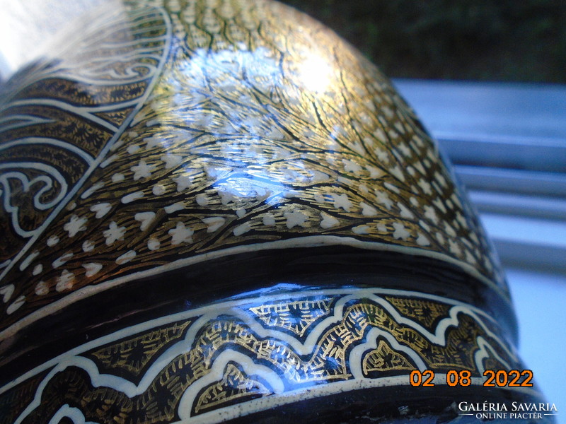 Kashmir hand-made, hand-painted gold patterns, large lacquer tea holder, lined with gilded copper