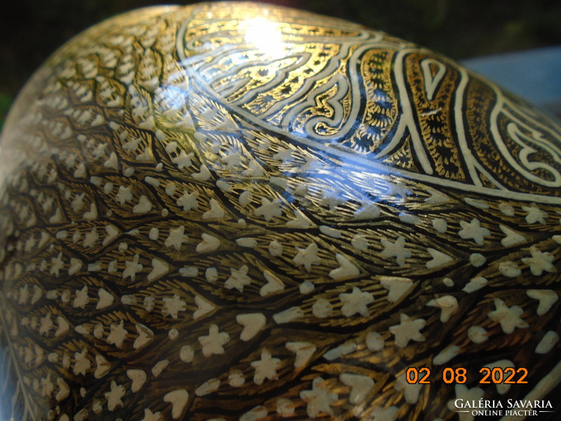 Kashmir hand-made, hand-painted gold patterns, large lacquer tea holder, lined with gilded copper