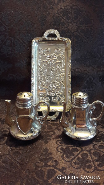 Silver-colored canister with spices, salt and pepper miniature (l2872)