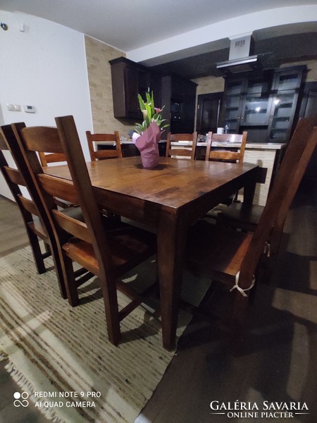 Egyedi készítésű tömörfa étkező garnitúra, étkezőasztal 8 székkel