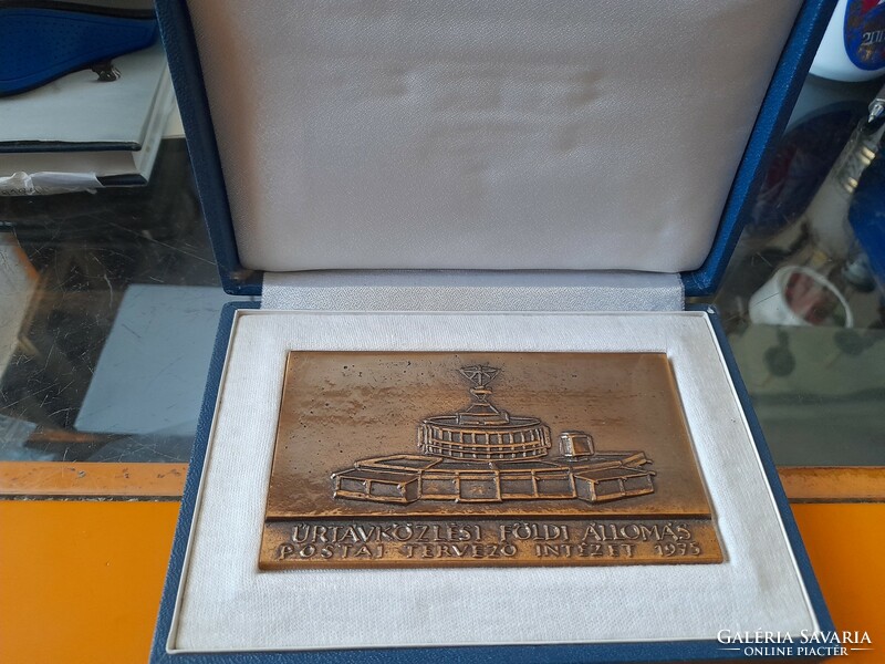 Cast bronze, copper Taliandörögd Space Telecommunications Ground Station 1975 plaque, commemorative coin.