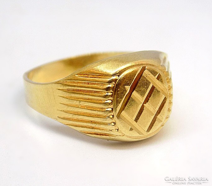 Engraved gold signet ring (zal-au109888)