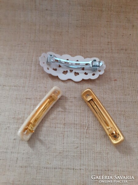 Retro openwork pattern marked French hair clip with two gold-plated back hair clips in one