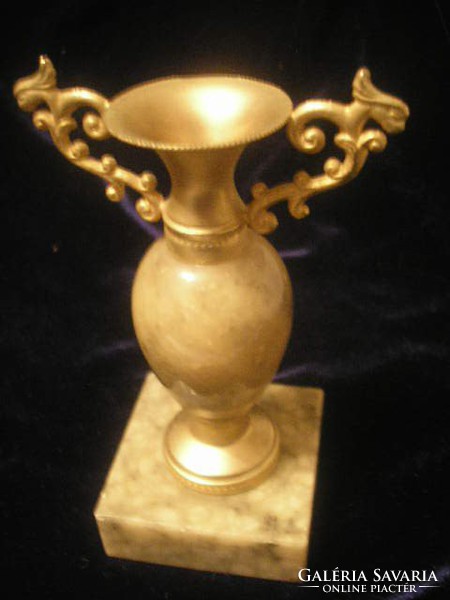 Onyx marble amphora with golden decoration, 13.5 cm