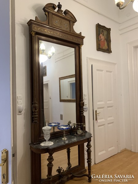 Antik konzolasztal tükörrel