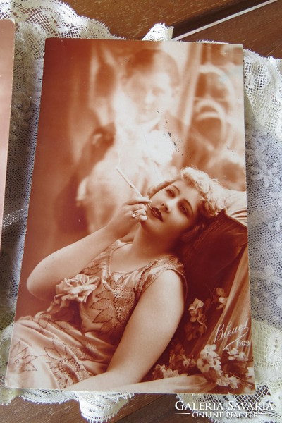 3 db antik szépia romantikus képeslap/fotólap álmodozó hölgy, úr cigarettával 1927