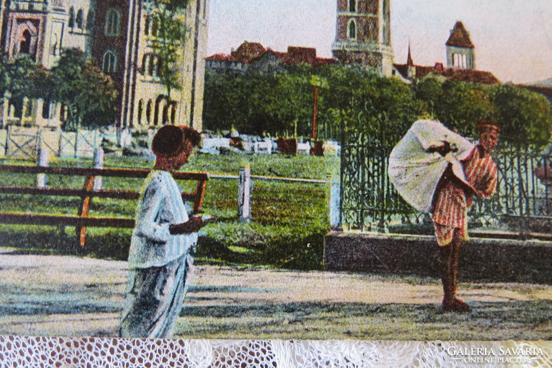 Antik színezett képeslap India, Bombay Lord Reay szobra, helybéli gyerekek 1910