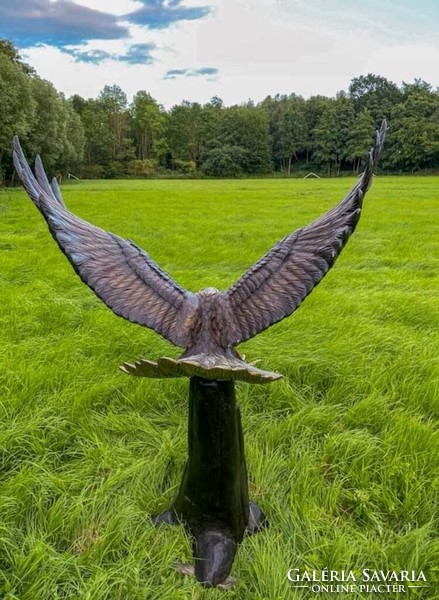 Attacking eagle - huge bronze sculpture artwork