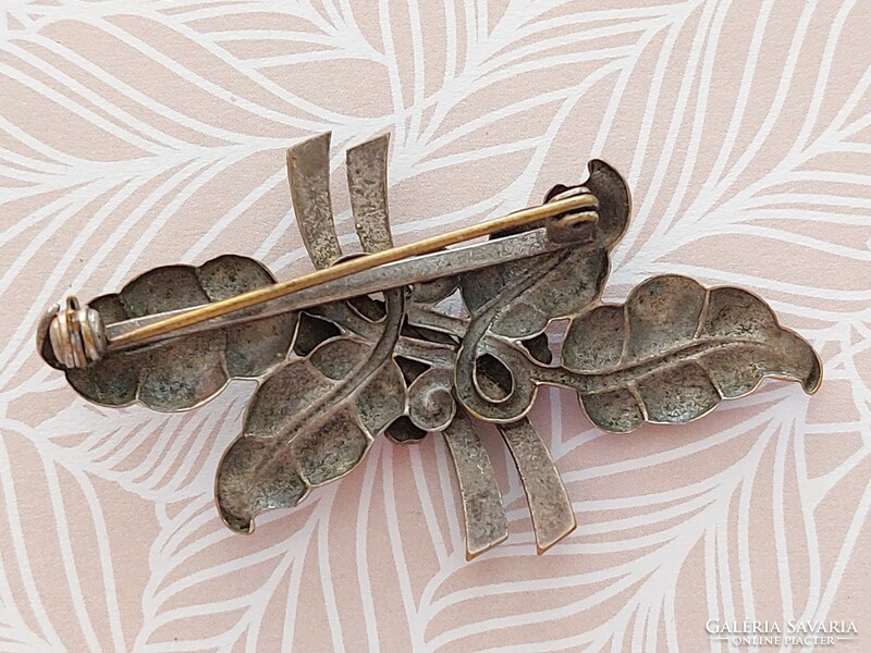 Régi fém bross vintage levél alakú köves virágos kitűző