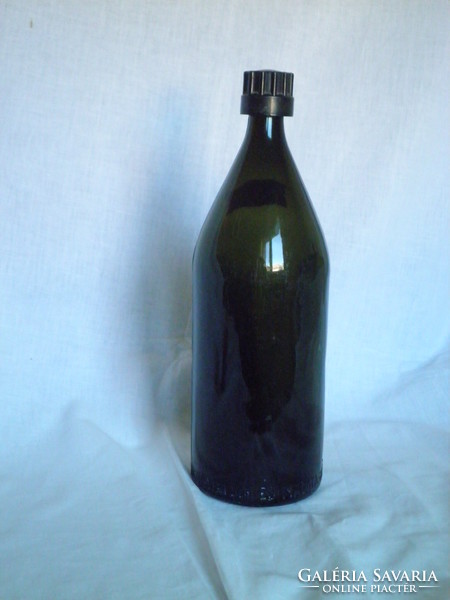 Old quarries 1.5 liter vinyl beer bottle with screw cap