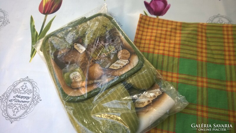 Kitchen set of 4 gloves, tea towel, pad + towel new, also as a gift