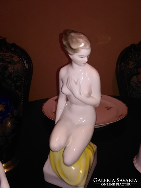Hollóházi női akt szobor (30 cm) eladó