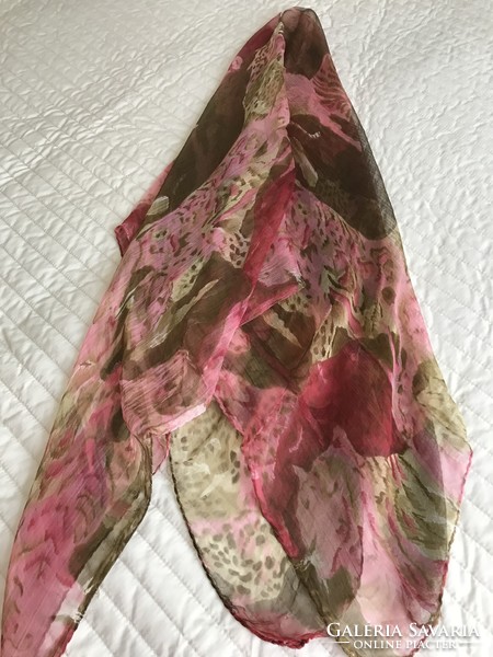 Silk scarf with tiger and cheetah pattern in khaki and pale cherry colors
