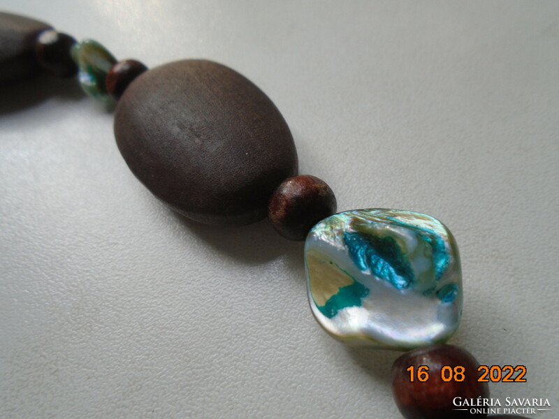 Turquoise pearl shells with irregular shapes and oval flat rosewood pearl necklaces