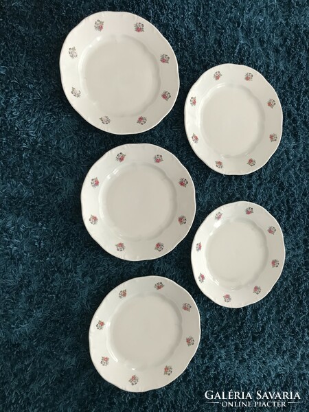 Set of 5 small Zsolnay porcelain plates
