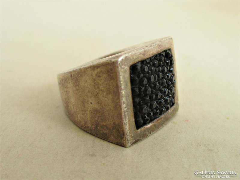 Nice art deco style silver ring with black stones 20g