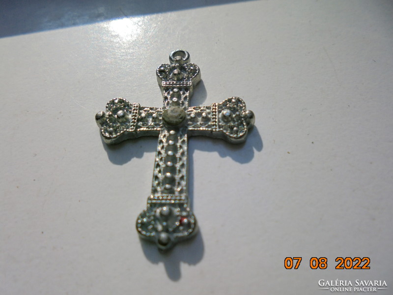 Cross pendant with 4 royal crowns, rich embossed patterns