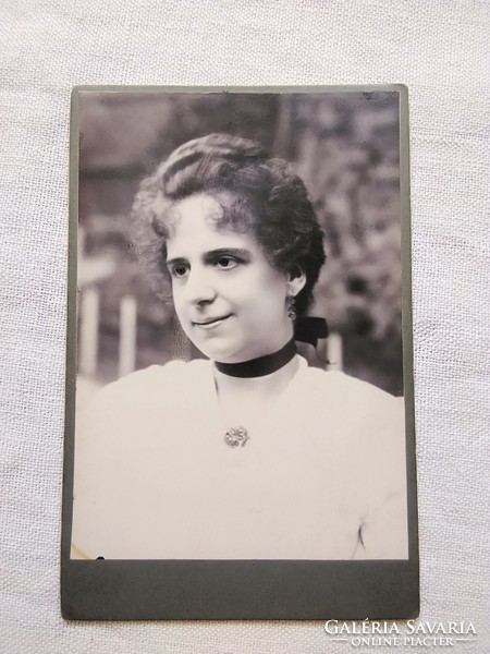 Antique cabinet photo/hardback photo, portrait of an elegant lady from around 1900