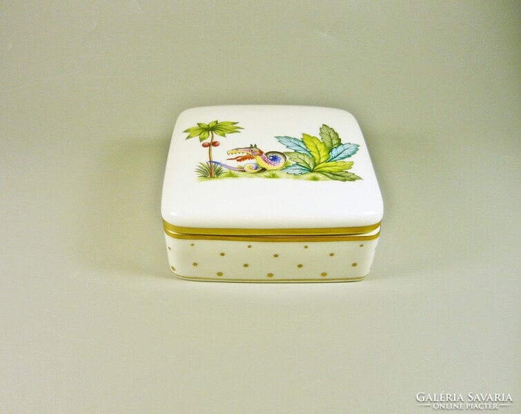 Herend, Chinese (Fodos) pattern hand-painted porcelain cigarette box with a dragon pattern 10 cm. (B102)