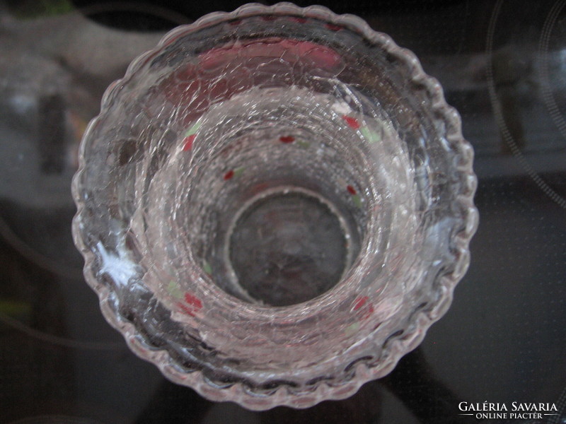 Antik repesztett üveg váza pöttyökkel díszítve