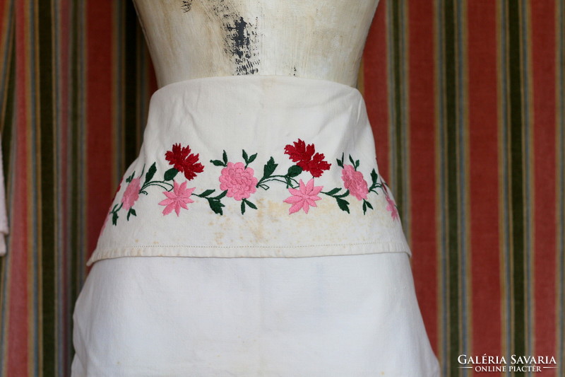 Beautiful, embroidered apron with the inscription Anna