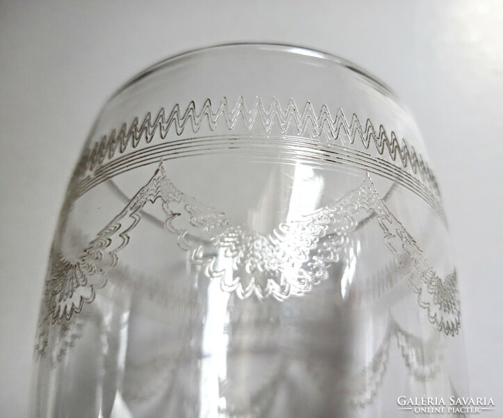 Machine etched glass art nouveau pattern 10cm