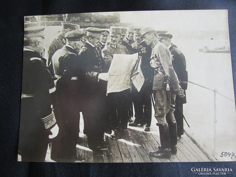 1917 MAGYAR KIRÁLY IV. KÁROLY Emperor S.M.S. Chameleon fedélzetén JELZ eredeti korabeli fotó