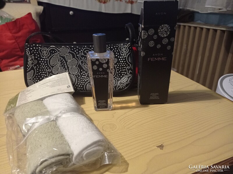 Sale!! Perfume gift handbag and towel