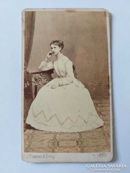 Antik női fotó 1868 J. Ruwner & Comp. Wien bécsi műtermi fénykép