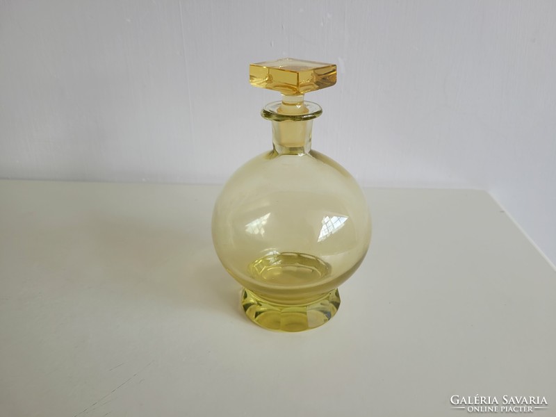 Régi likőrös üveg sárga röviditalos gömb alakú dugós palack