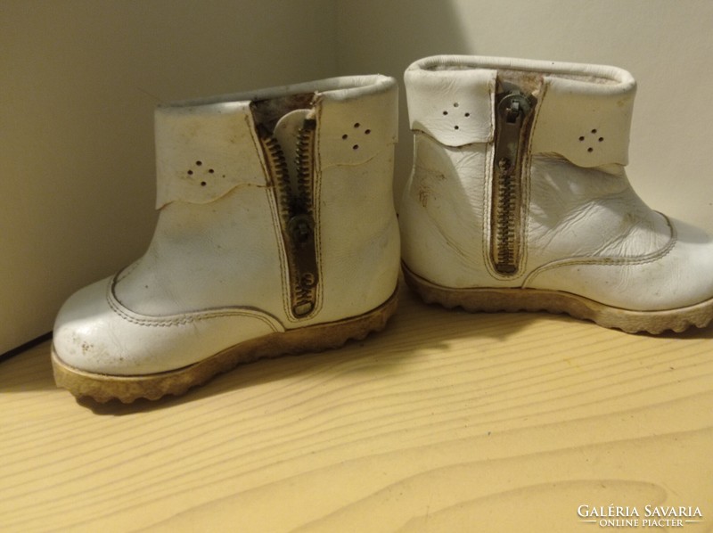 Old!! Duna shoes children's footwear white leather
