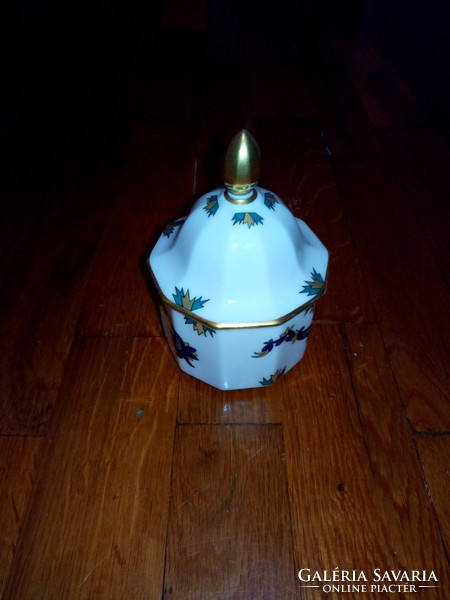 Rosenthal porcelán fedeles doboz, aranyozott díszítéssel.