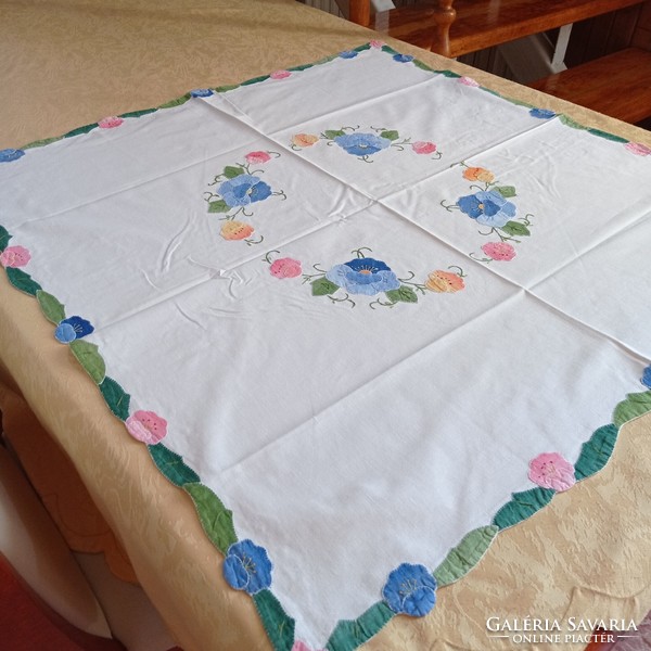 Appliquéd, showy tablecloth, 80 x 80 cm