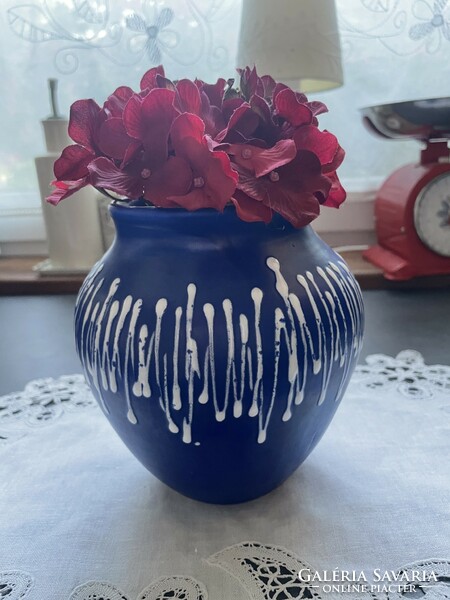 Szép állapotú kék kerámia váza csurgatott mázzal