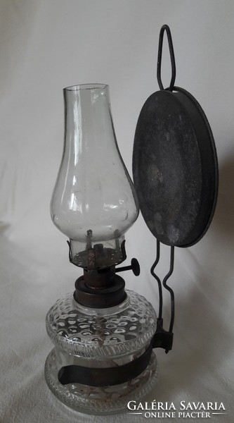Antik régi kicsi fényvetős virrasztó petróleum lámpa öntöttüveg test hólyagmintás cilinder 1880 k.
